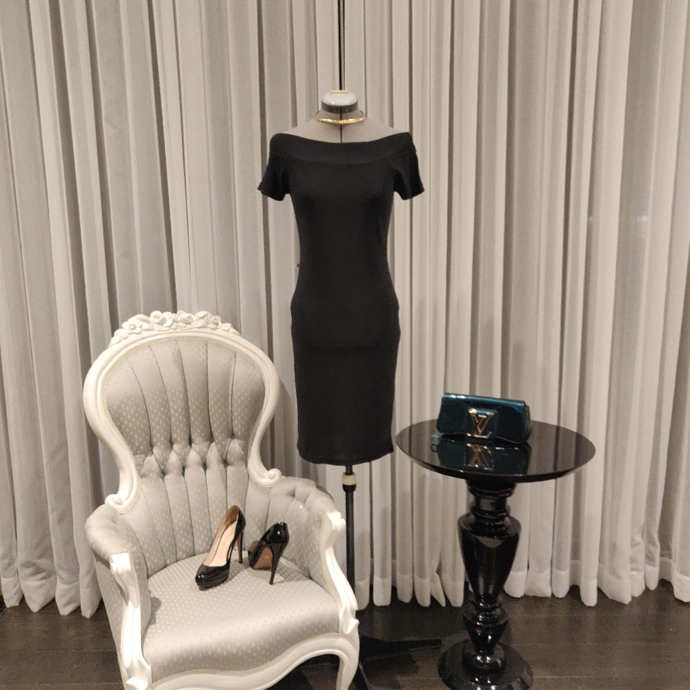Elegant shoulder baring dress
